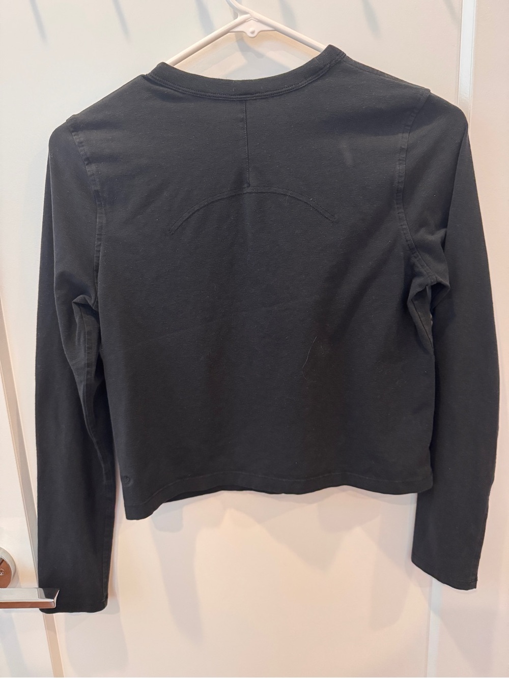 Lululemon Black Long Sleeve Cropped long sleeve top